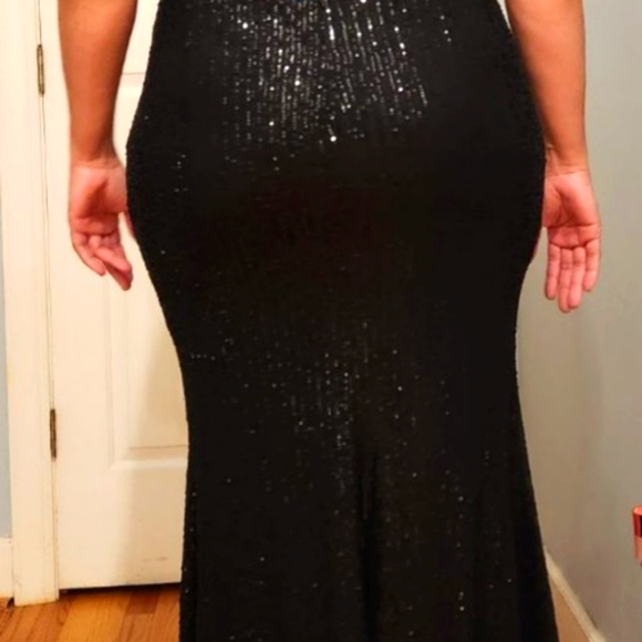 FORMAL/ PROM DRESS - Picture 2 of 4